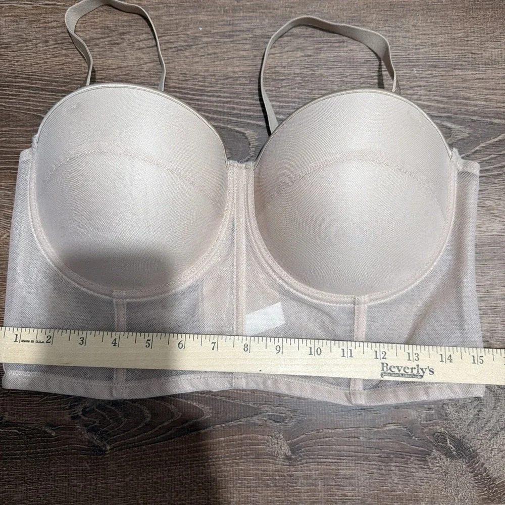 Composition beige bra